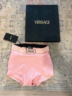 Versace NWT Pink High-Waist Logo Shorts Size 1 /w Original Box